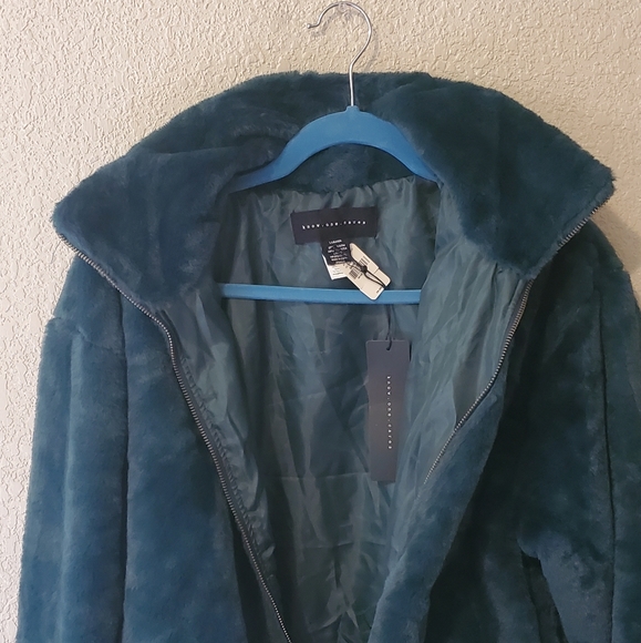 Two PINK Victoria Secret jackets - Picture 4 of 16